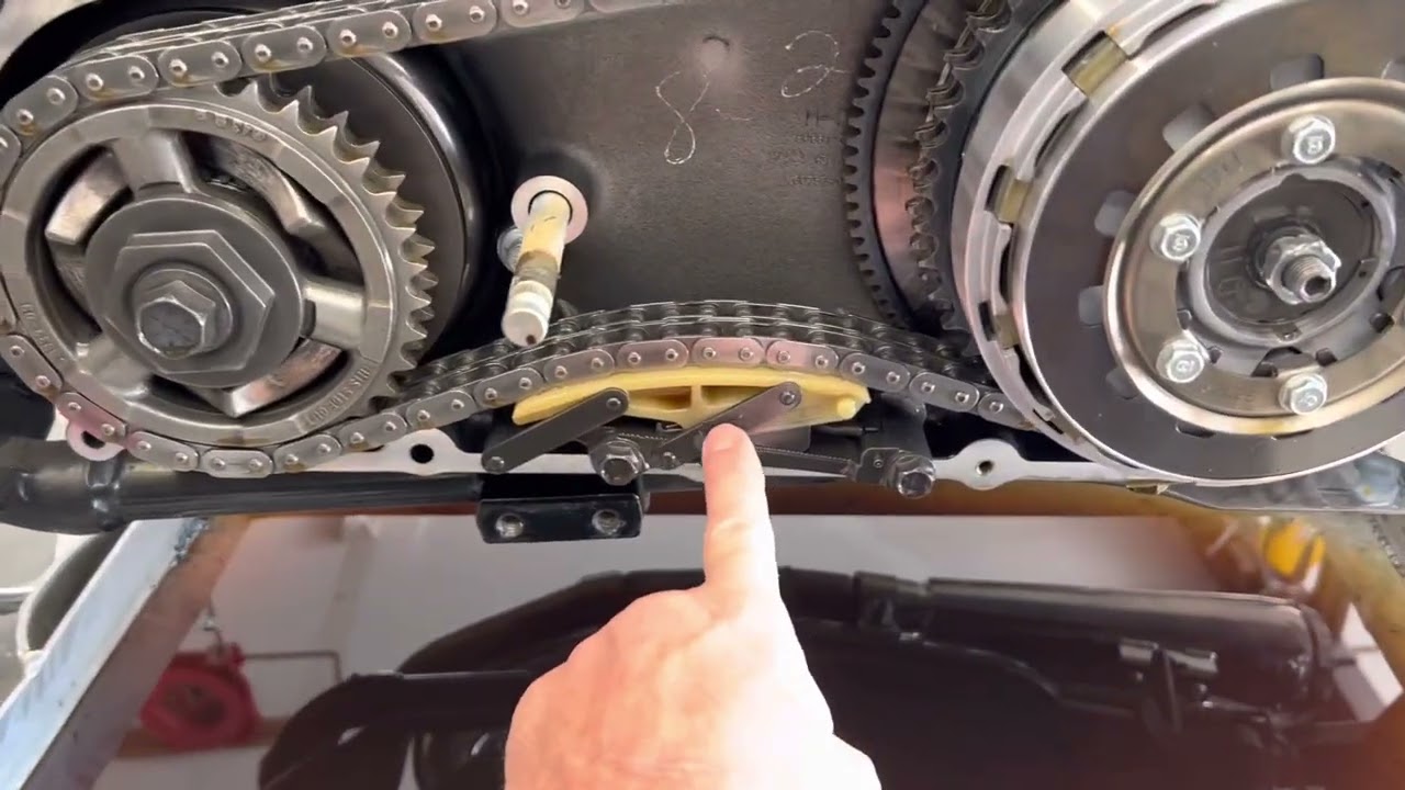 Harley automatic primary chain tensioner