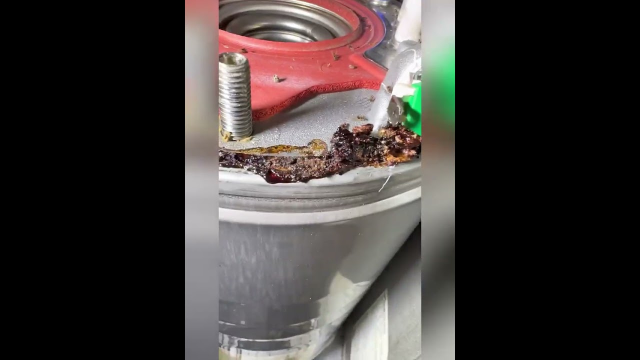 Red burner gasket on a Worcester Bosch boiler the myths and the facts split heat exchanger