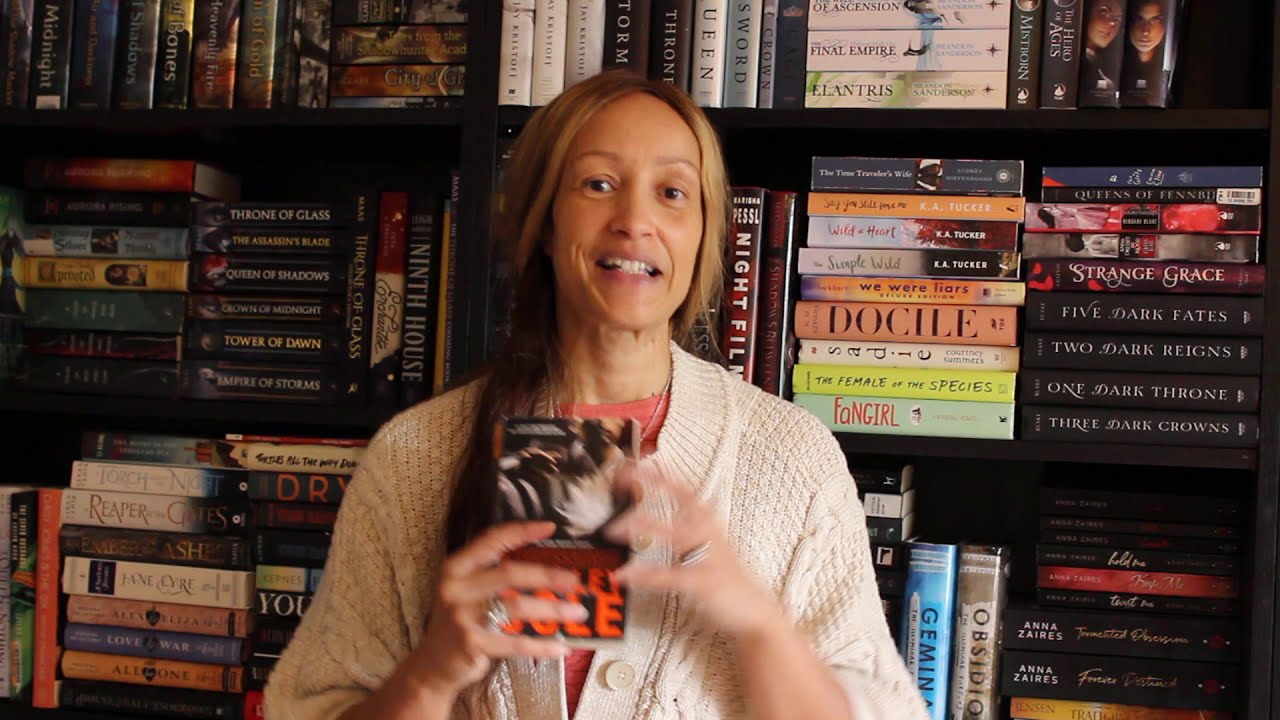 Kresley Cole   The Professional: The Game Maker Series