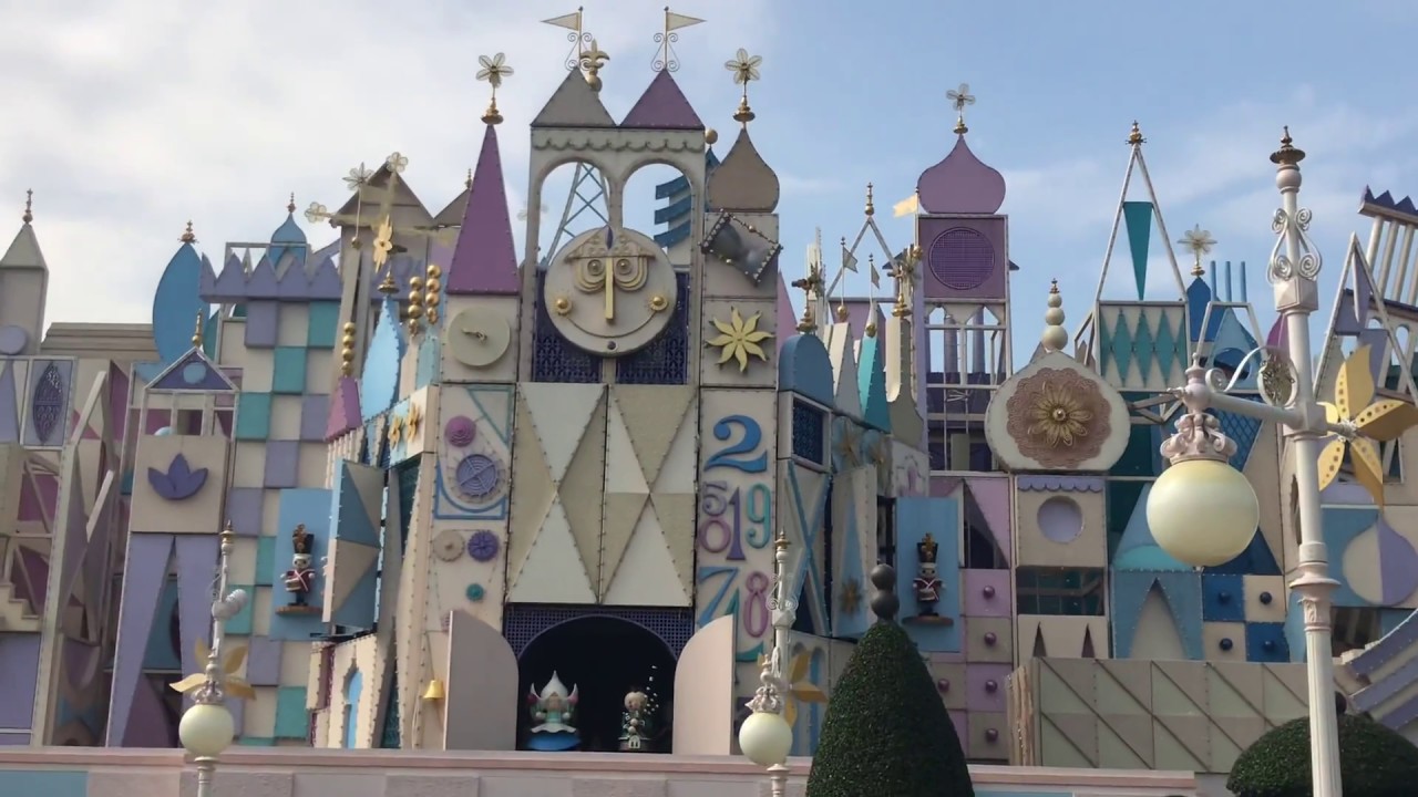 2018 HongKong Disneyland - It’s A Small World Clock