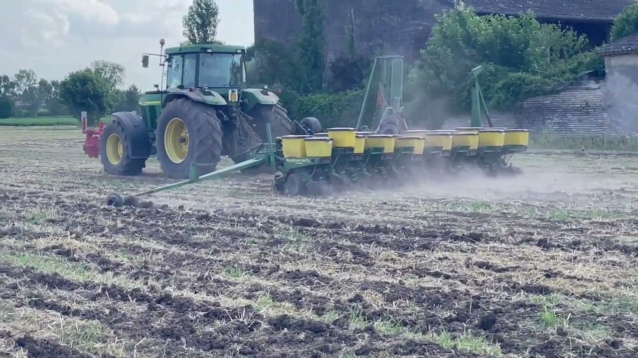 NewsAgricoltura - strip till e semina mais con ploeger e john deere