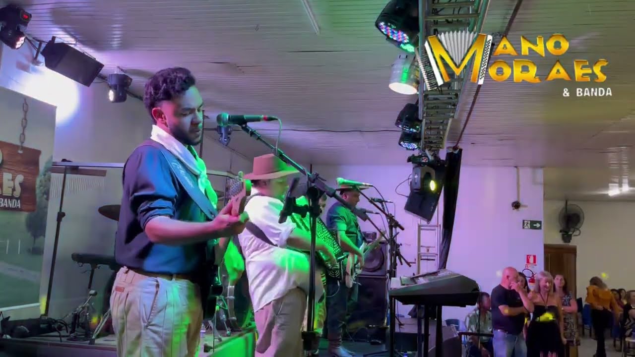 MANO MORAES  & BANDA -VANEIRA PRA TRÊS PANDEIROS, BAILE DA ENCRUZILHADA,MEU MEDO E PRENDA DOS SONHOS