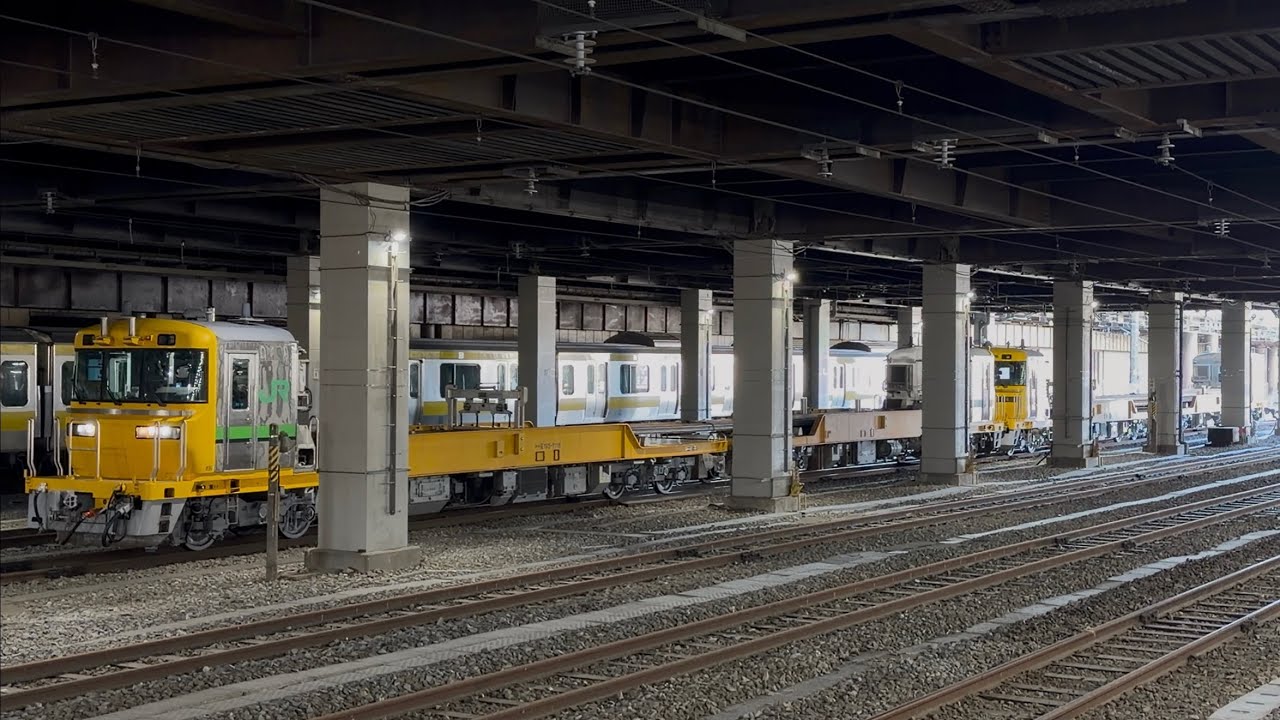 【4K高画質】【大宮操工臨（レール積車）】キヤE195系1000番台ｵｸST-19編成＋ｵｸST-18編成が警笛を鳴らして大宮駅構内を発車し卸し現場へと到着するシーン（工9541D）2026.1.31