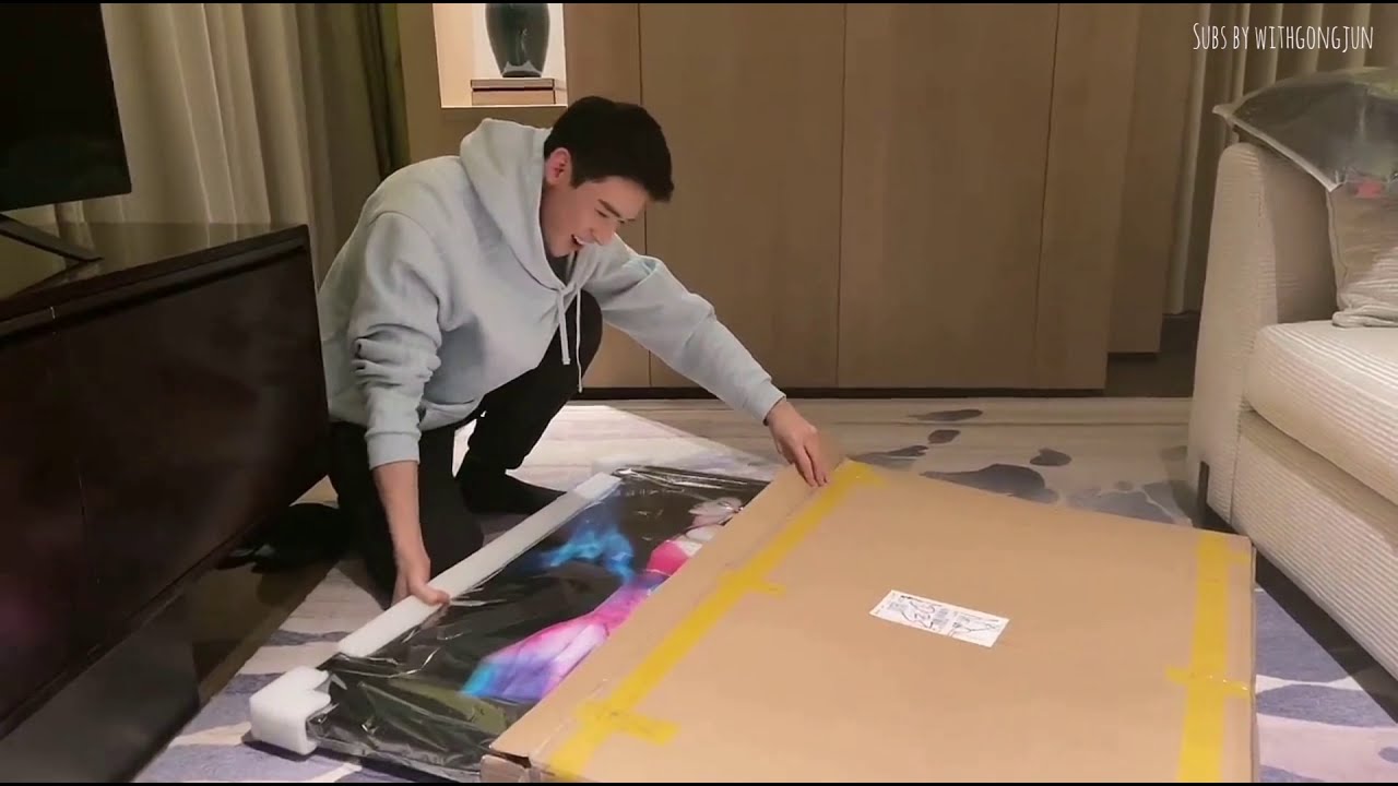 ENG SUB 周雨彤送龚俊惊喜生日礼物 Gongjun Surprise Birthday Present From Zhou Yutong ✨