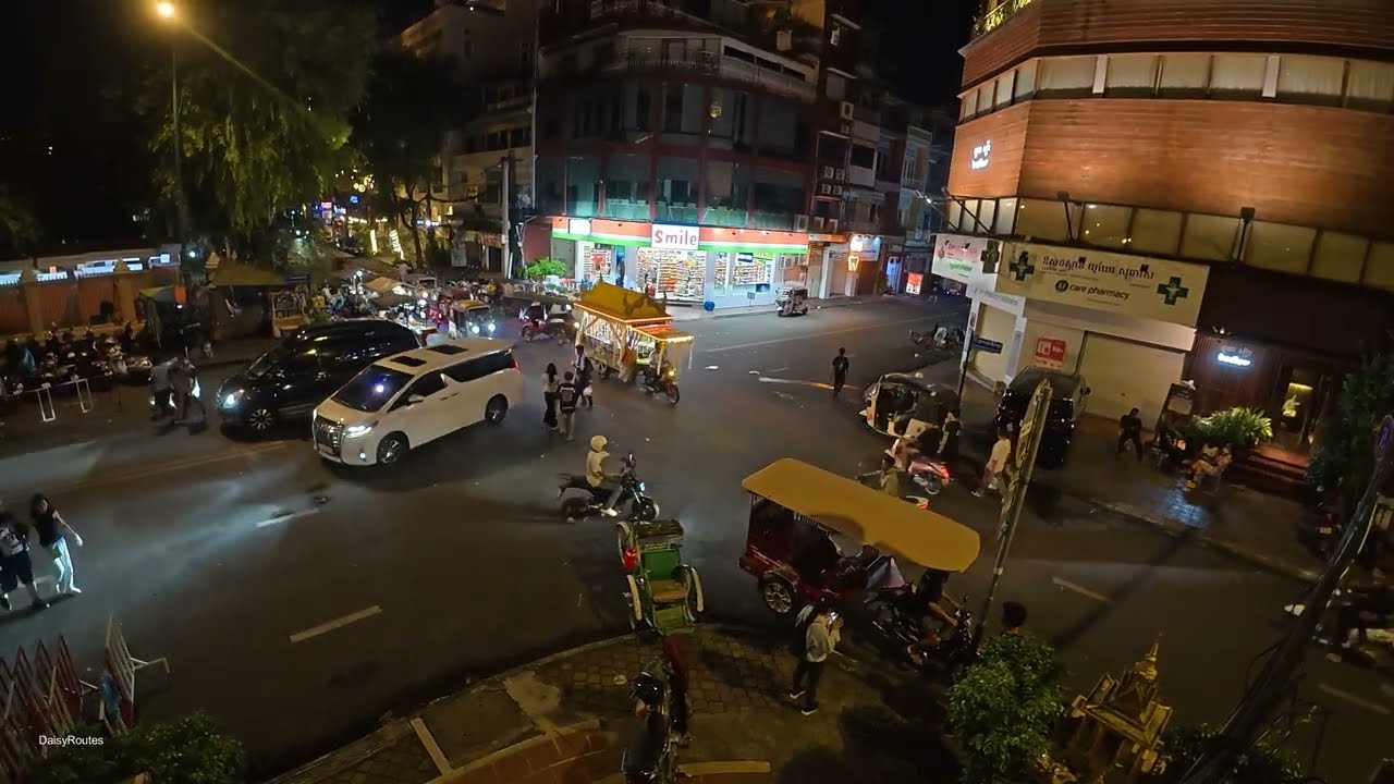 PHNOM PENH Night Cam ASMR 🇰🇭 Hypnotic Traffic Scenes