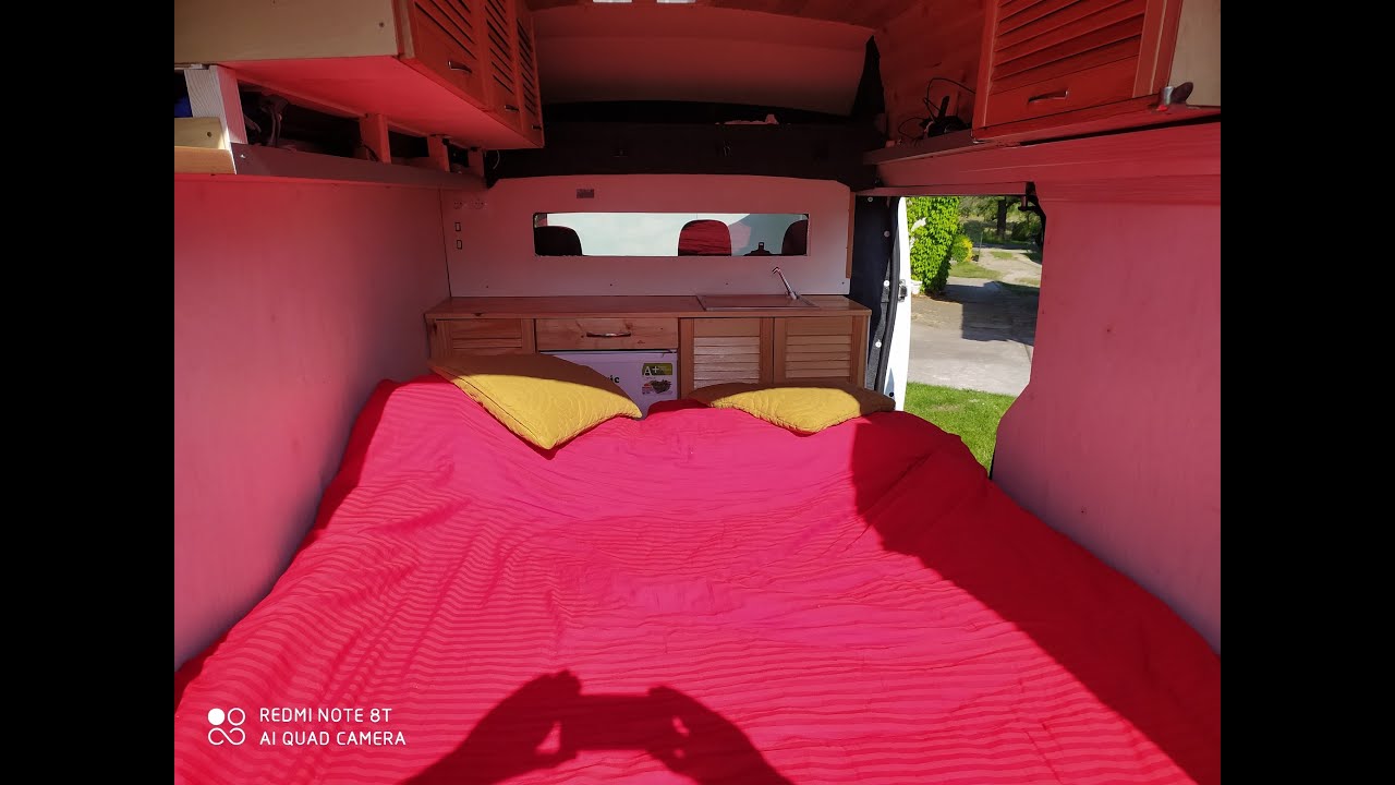 Renault Trafic - budowa kampervana, prysznic, toaleta, łóżko i czyszczenie reflektorów