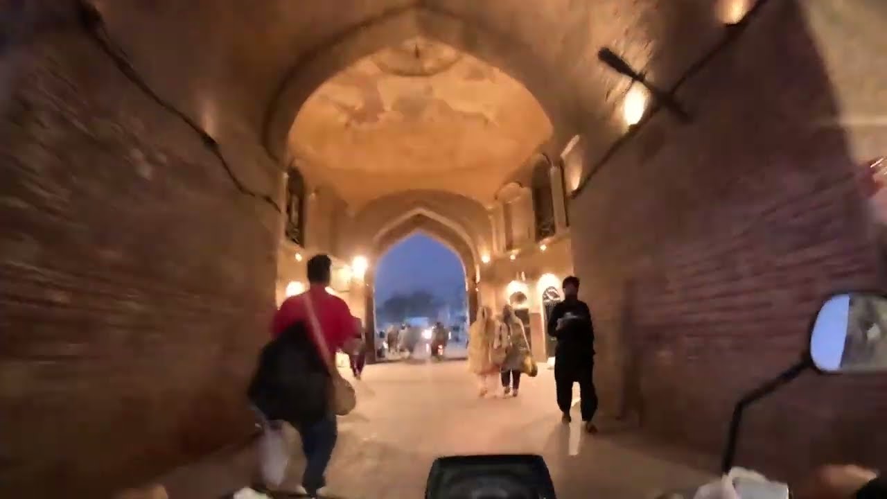 Aftar time view of Lahore's street | Ramzan 2026 | Meray Loug
