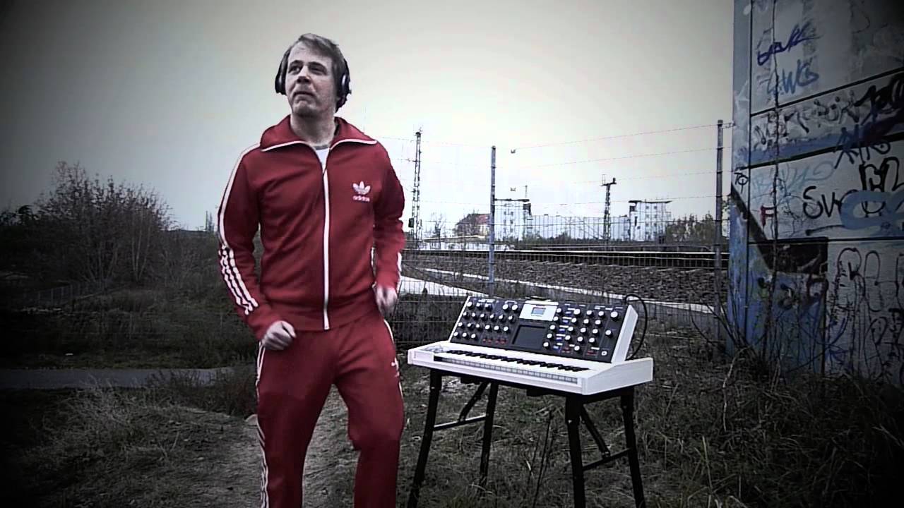 Crashing through Mirrors - Moog Voyager, Adidas tracksuit and a wall in Berlin
