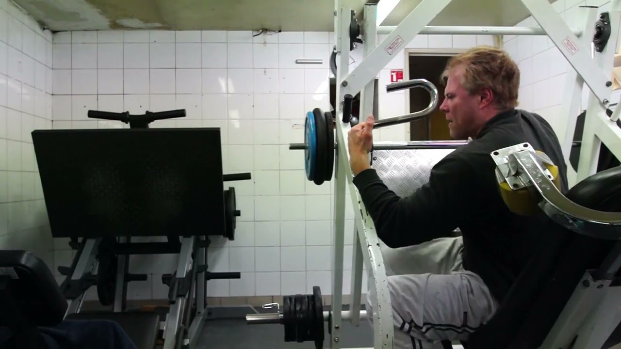 Superset leg presses