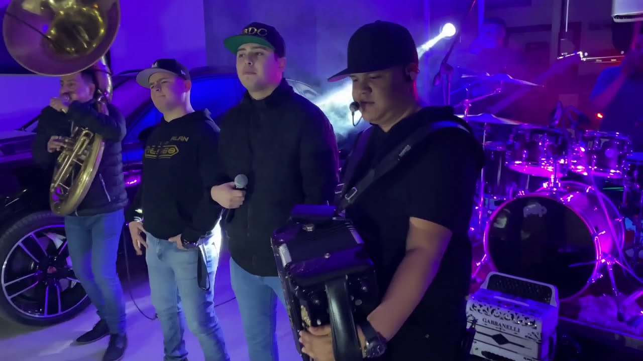 Se bajo de un auto - Grupo Riesgo ft LBDC