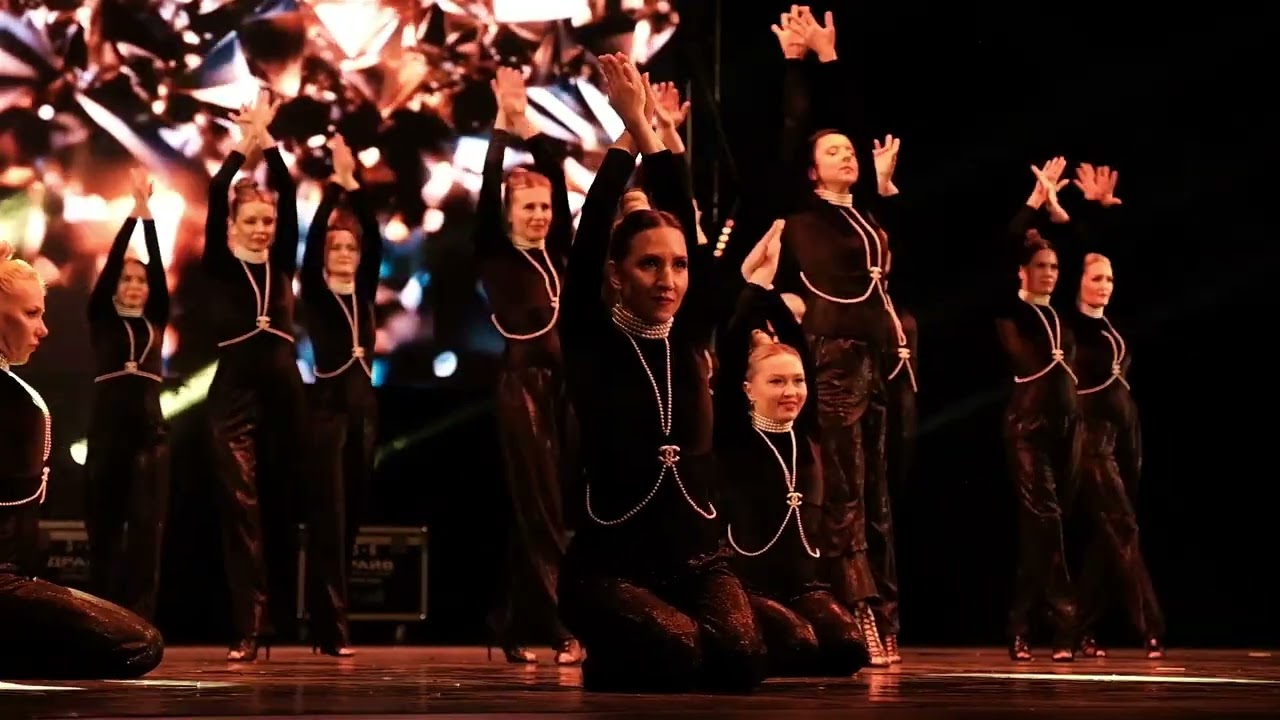 Шанель / Выступление группы Леди на отчетном концерте ТОДЕС - Челябинск с номером, взявшим ГРАН-ПРИ