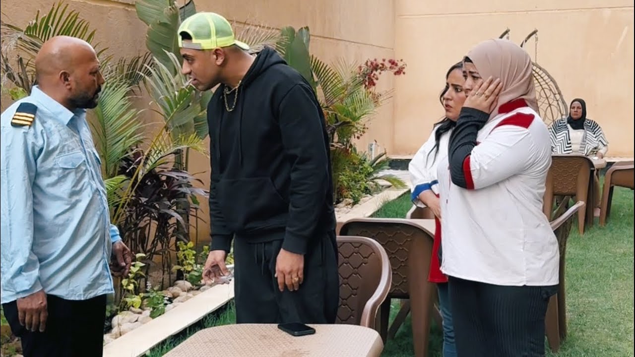 فرد الأمن يستخدم حيلة ذكية لينقذ فتاة والسبب صادم 😱