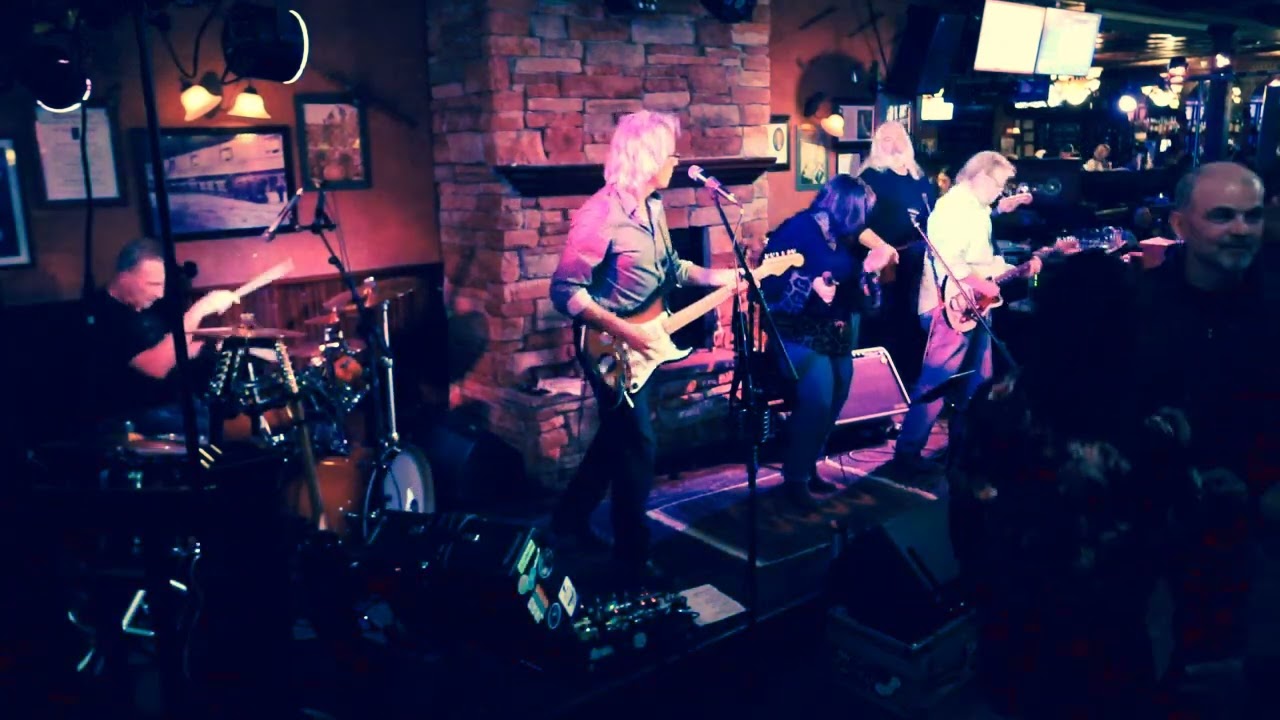 Everybody Wants You - Highway Diamond @ Buck 'n Ear Pub