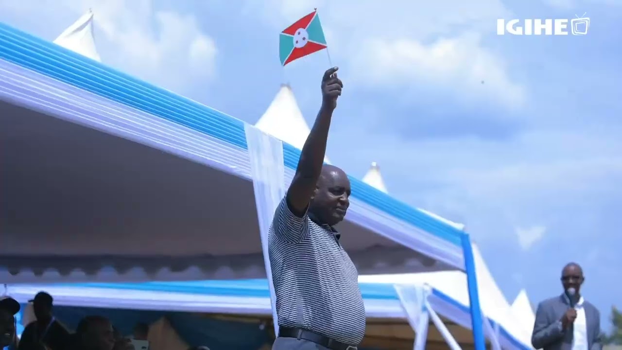Intumwa z’u Burundi zaganiriye n’Impunzi z’Abarundi ziri mu Nkambi ya Mahama