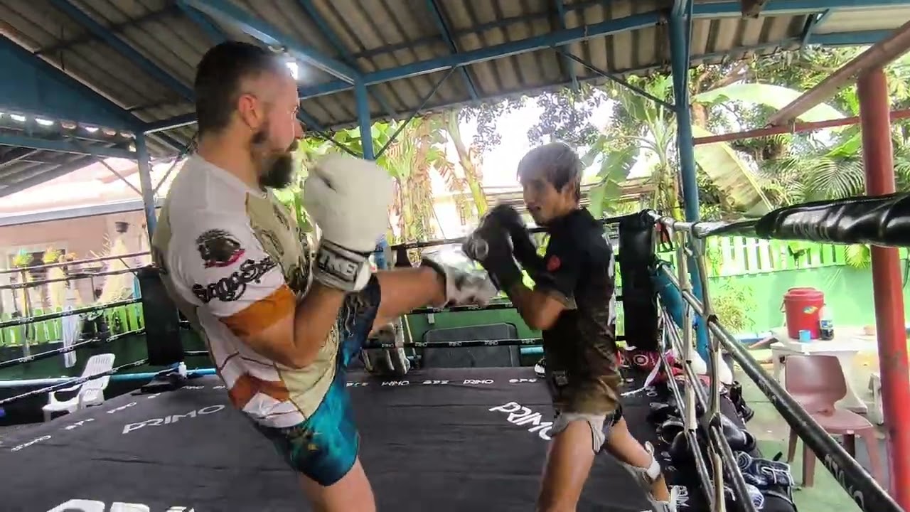 Filip training with Kru F at Sitjaopho Muay Thai Hua Hin Thailand 