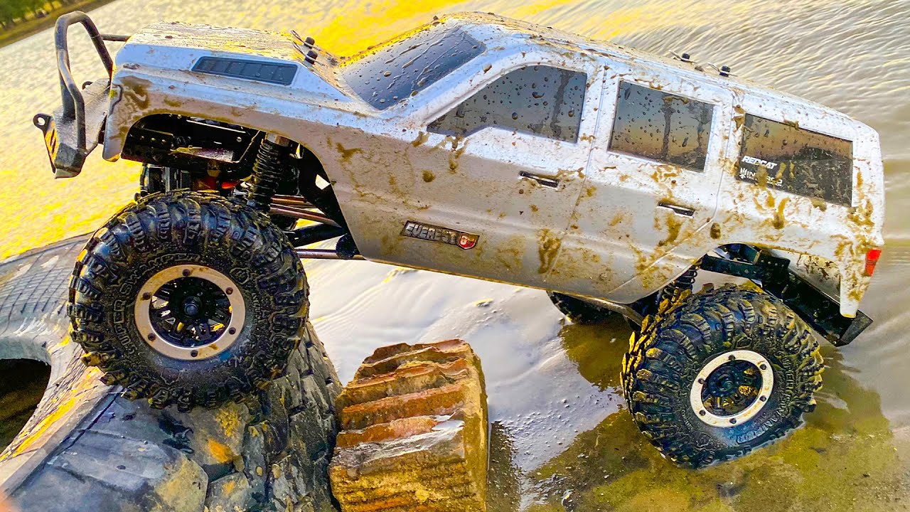 RC Cars Water Racing 4x4 Truck Mud Race Action