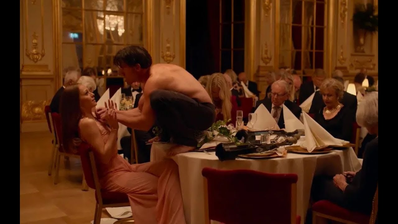 男子当场施暴美女，众人却袖手旁观，人性竟如此冷漠《方形》