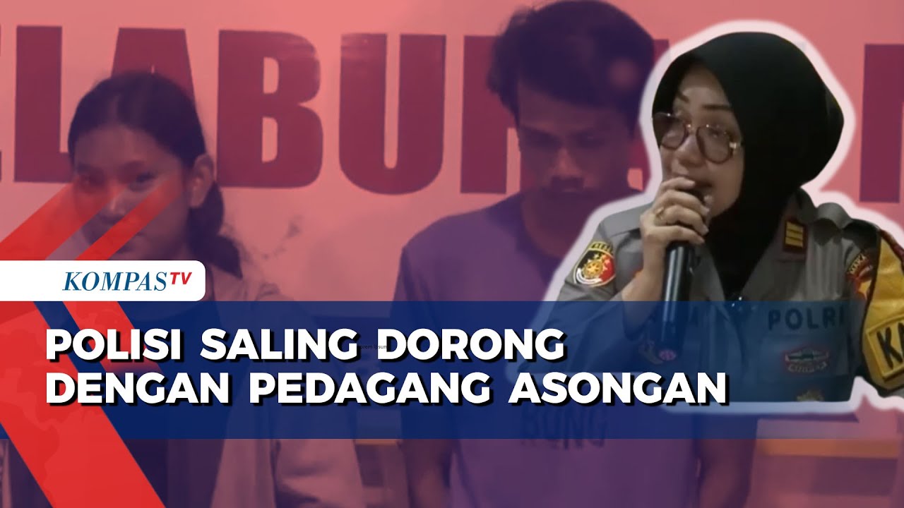 Aksi Saling Dorong Pedagang Asongan dan Polisi di Pelabuhan Makassar