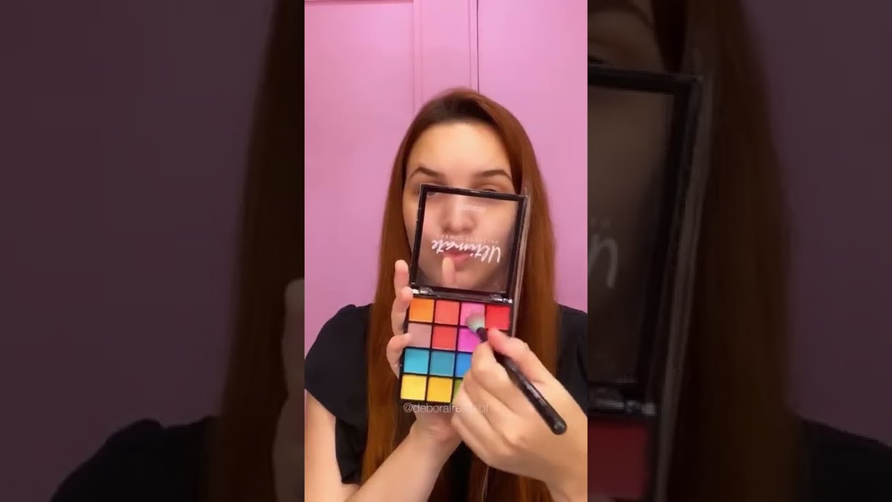 Testando truques de Maquiagem - Pintando o cabelo com Sombra | Debora Freitas