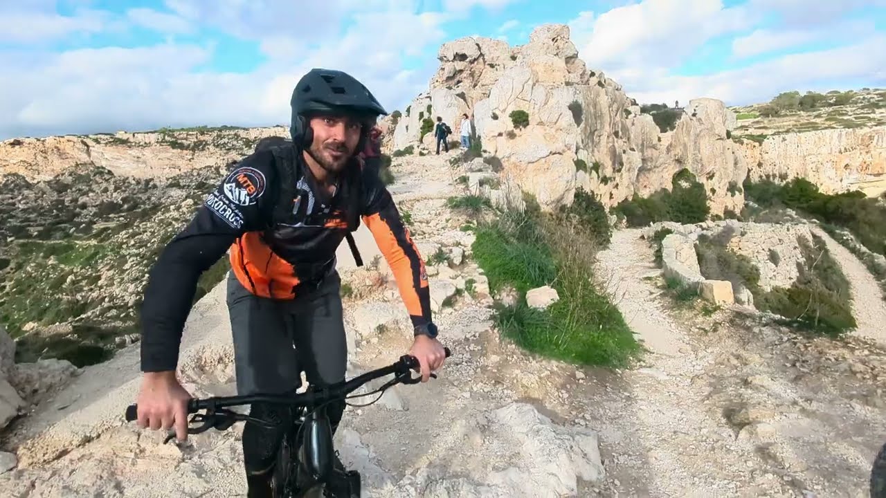 Walking Around Malta 2024 : I almost got run over at Dingli Cliffs! - The view was spectacular thoug