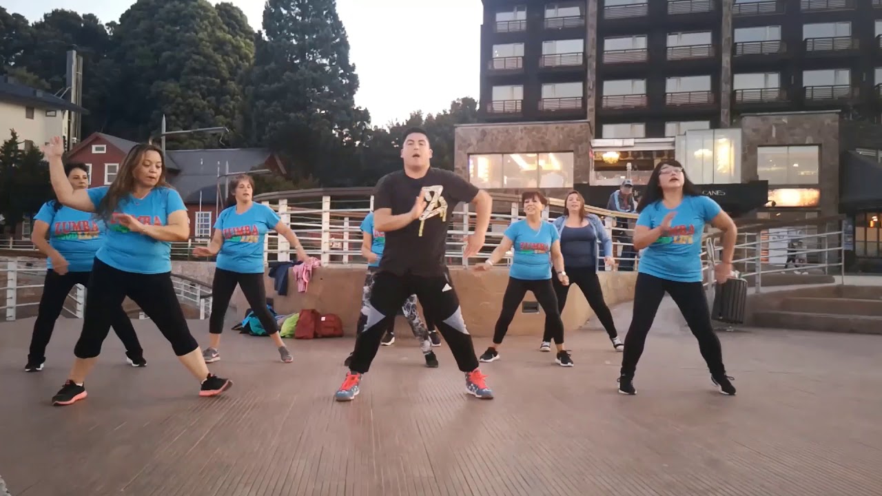 BAILEMOS  MAKI . FT.  MARÍA ARTES (ZUMBA GOOD LIFE)