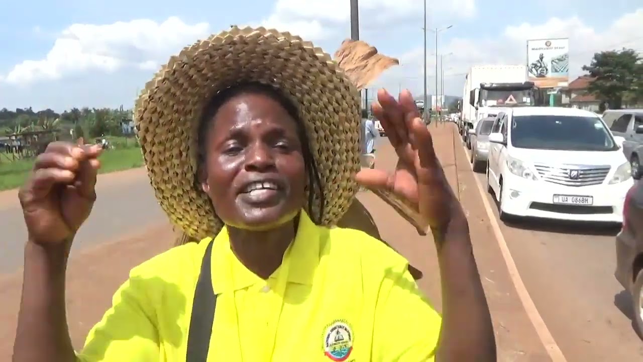 HUNDREDS WELCOME KADAGA IN JINJA