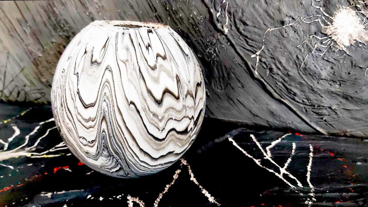How to make cement vase /Pouring on cement / Easy cement craft