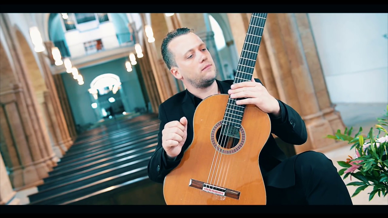 Five Bagatelles - William Walton played by Sanel Redzic