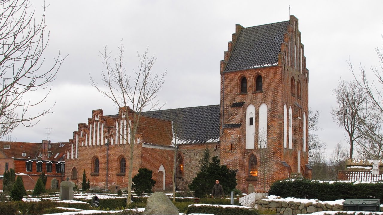 Birkerød Kirke ringer til højmesse