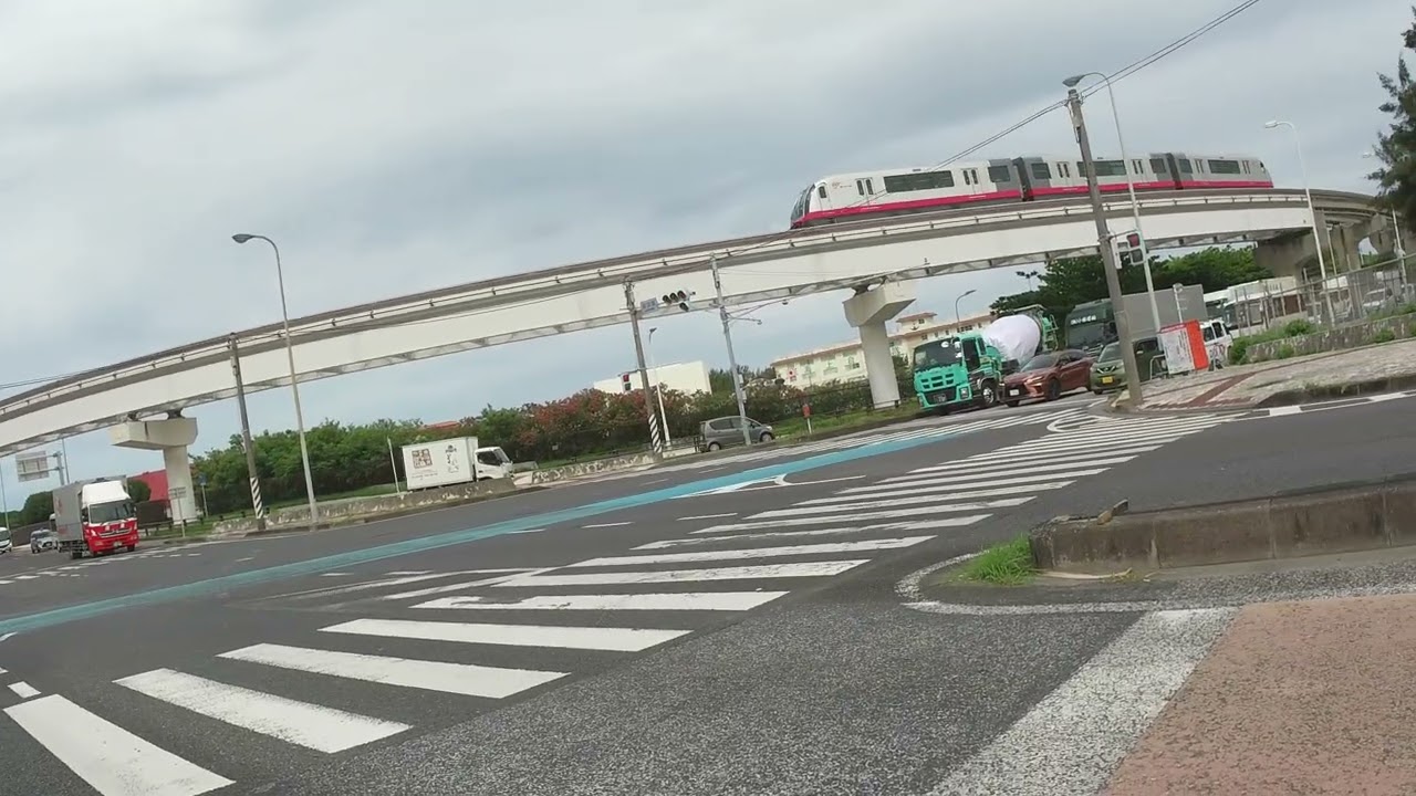 沖縄県_那覇市_安次嶺交差点 ・ゆいレール（モノレール）・・・Yuirail・monorail・Naha・Okinawa(20250618)