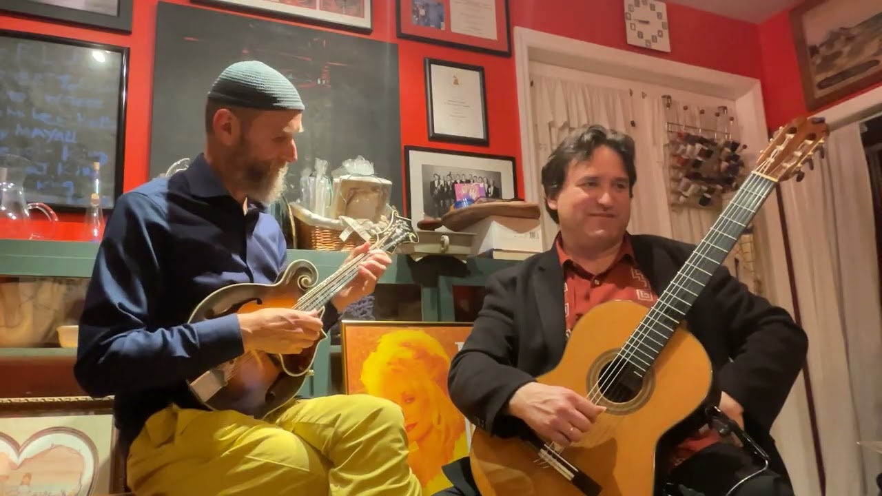 Carlo Aonzo and Rene Izquierdo playing  Caçoa (Choro)  by Celso Machado on the Karasik Lloyd Loar