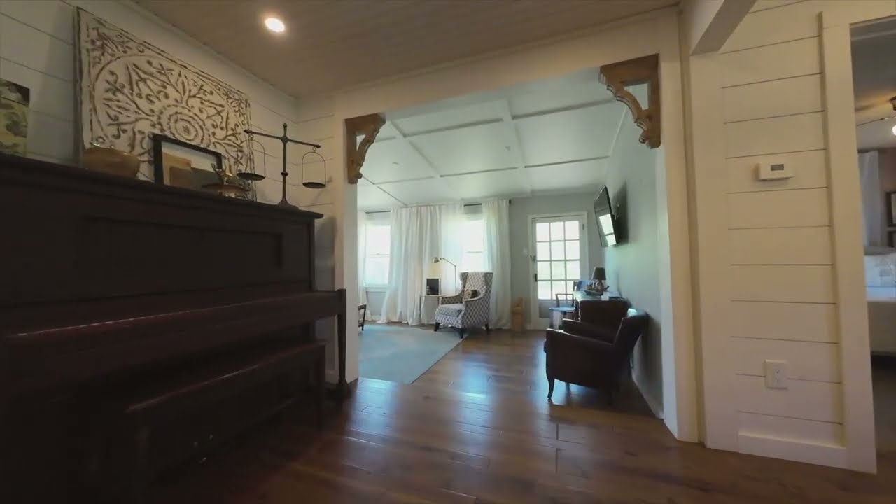 Historic Farm House - Topeka, Kansas '23