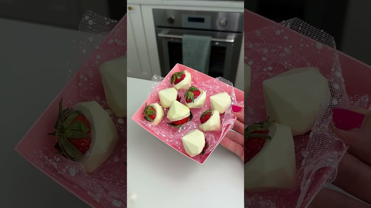 Diamond CC Strawberries! 🍓💎 #easydessert #dessert #easytreat #easyrecipe #baking #sweets