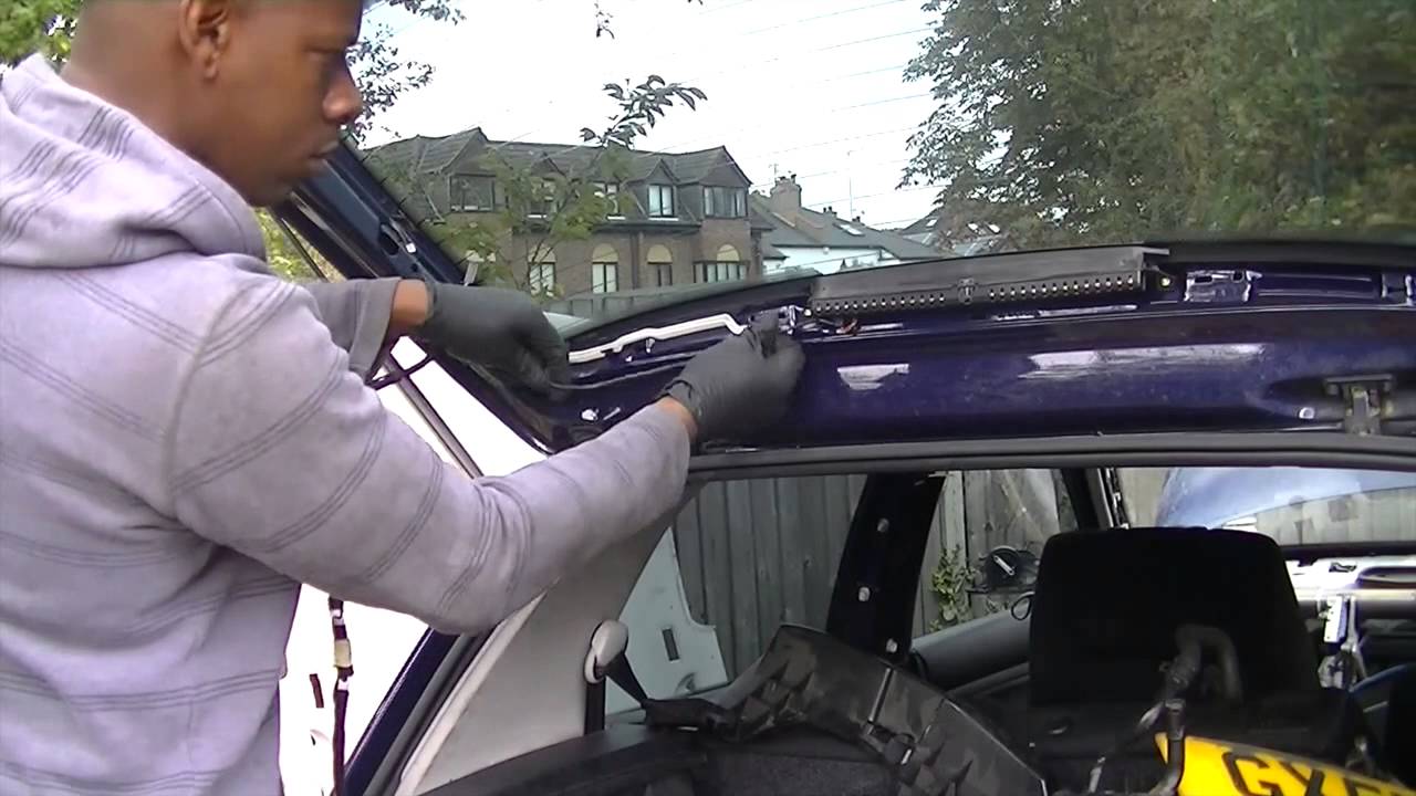 How To Remove a Tailgate Bootlid