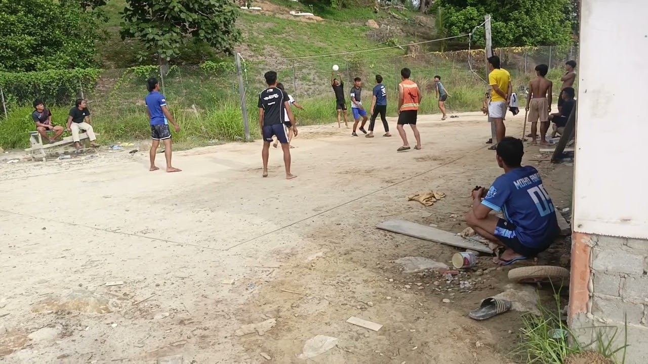 Team Putatan vs team Numbak rumble volleyball court Putatan 