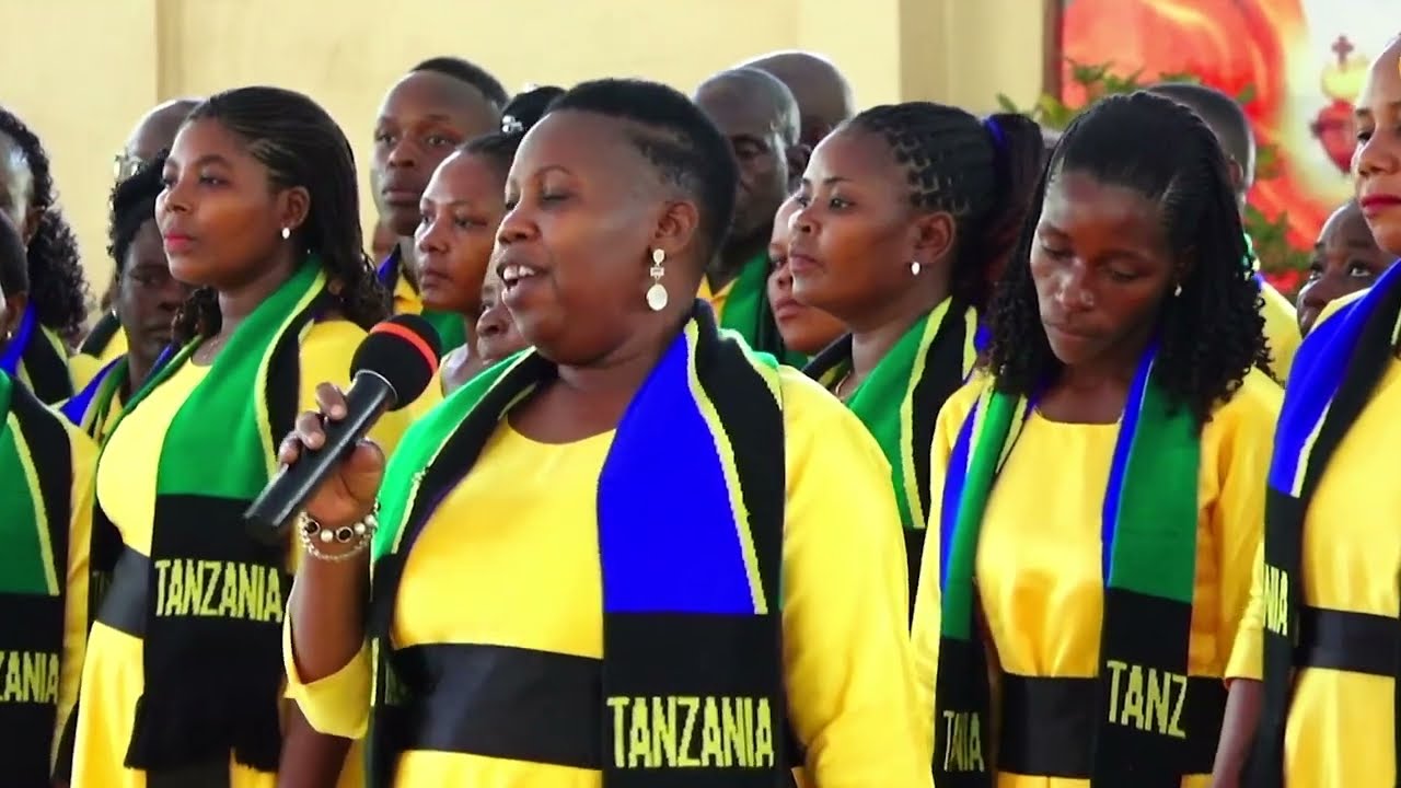 Tazama namna KWAYA walivyoimba LIVE katika Ibada, Mombasa Kenya