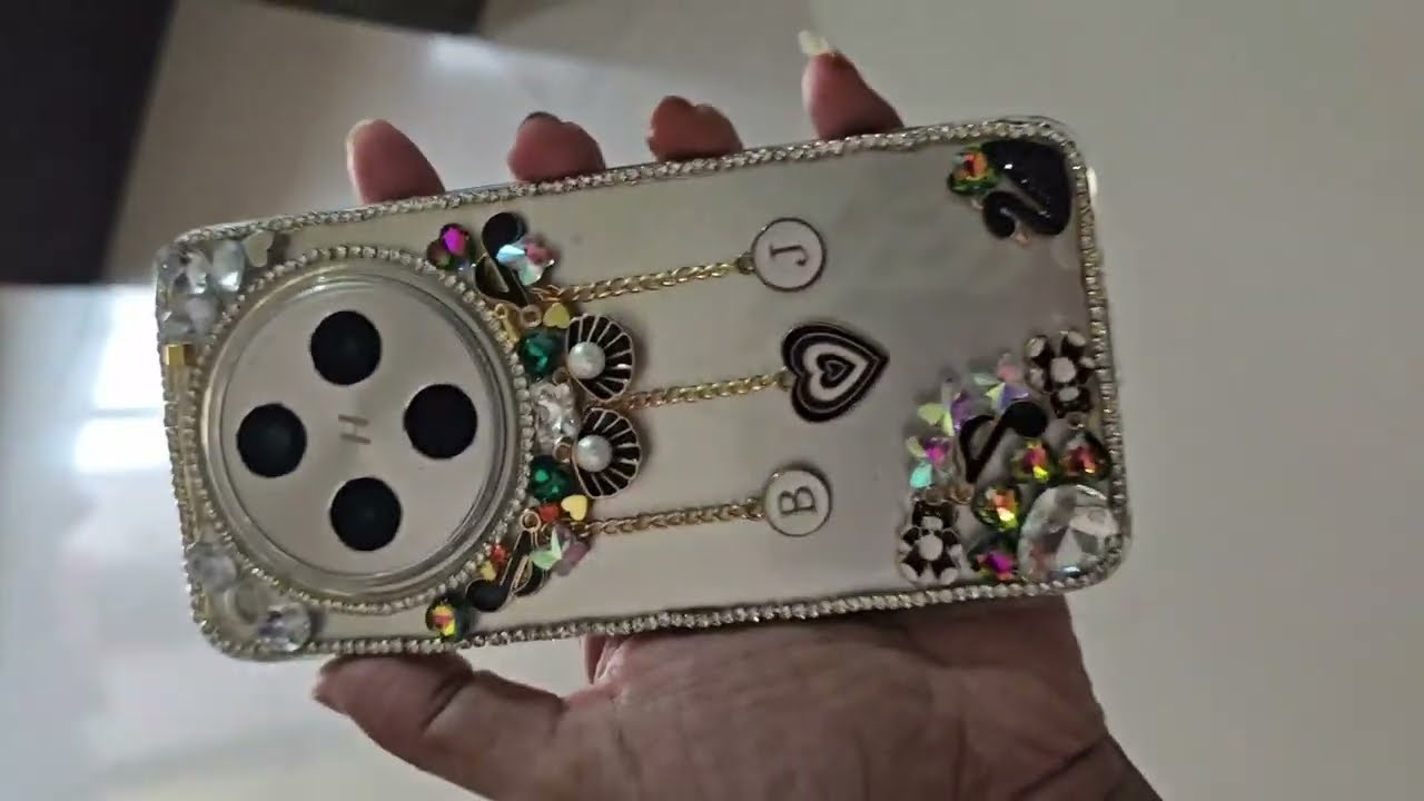 How make to unique mobile cover for wedding ?