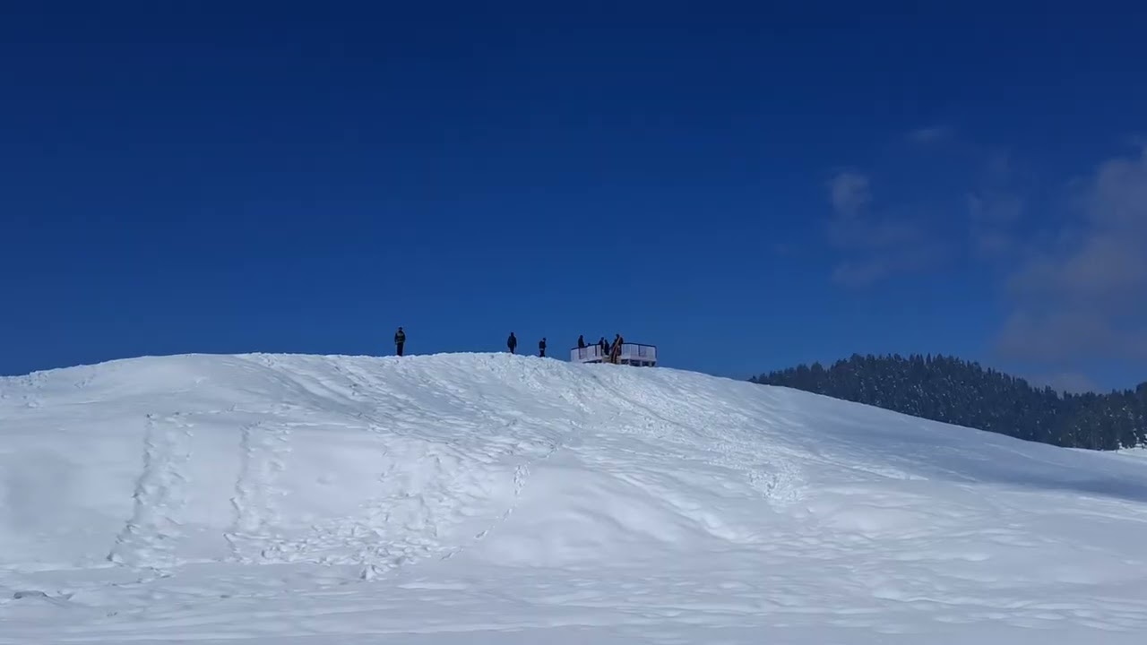 Beautiful Gulmarg in mid fab 😍🏔️