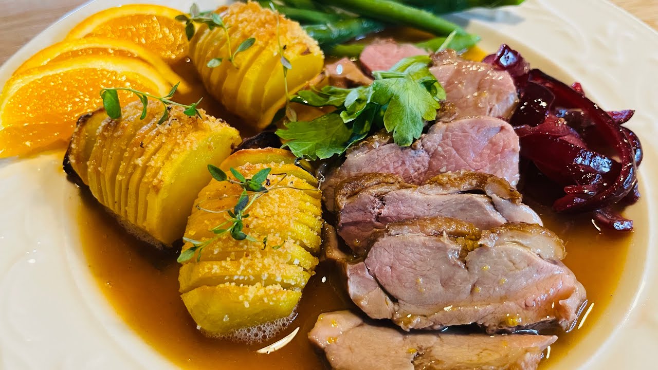 Arga Kockens ankbröst med apelsinsås (Canard a l’orange) samt hasselbackspotatis