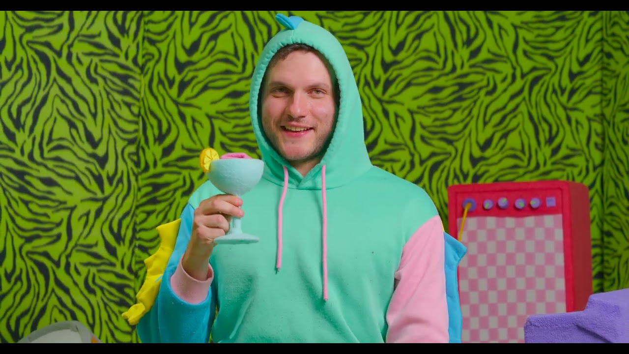 I'm Cute (Official Music Video)