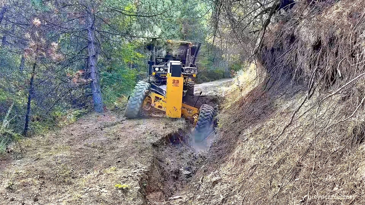 Как грейдер Deere 670 отремонтировал старые дороги: долгое исследование #грейдер #автогрейдер