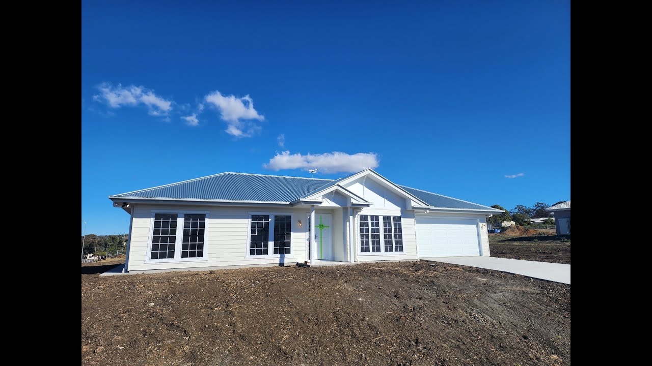 Walkthrough a Beechmont 181 - Hamptons Facade