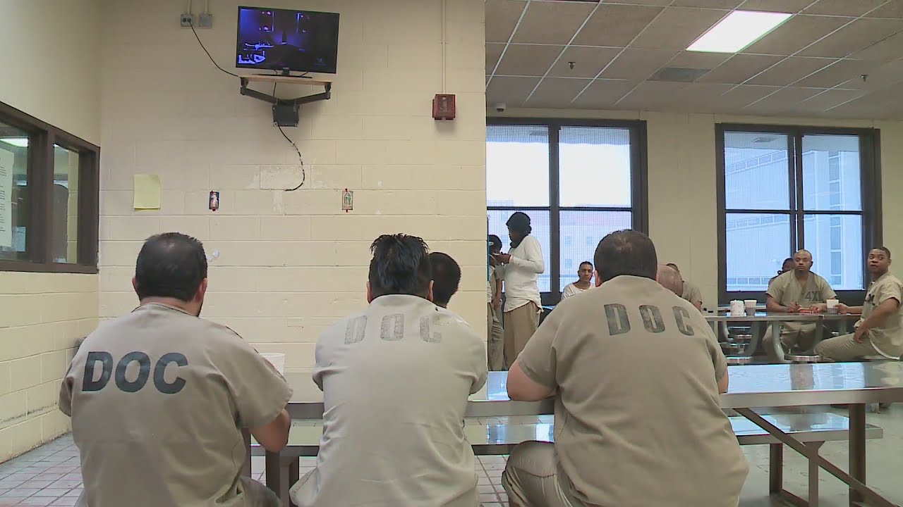 Illinois Supreme Court rules cash bail can be eliminated