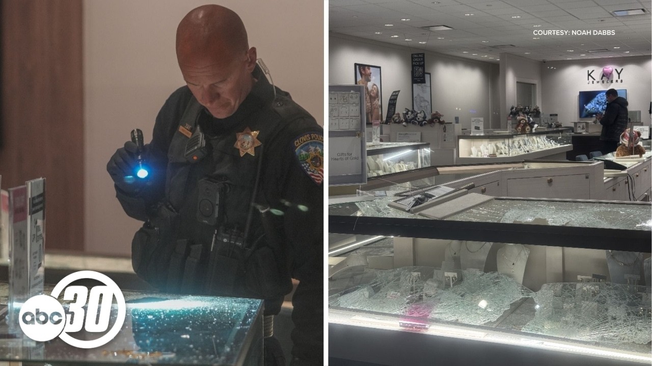 Multiple suspects wanted in smash-and-grab robbery at Clovis Kay Jewelers: Police