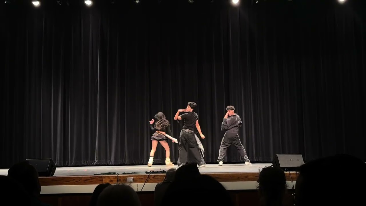 KATSEYE GNARLY & DEBUT DANCE BREAK Talent show performance 