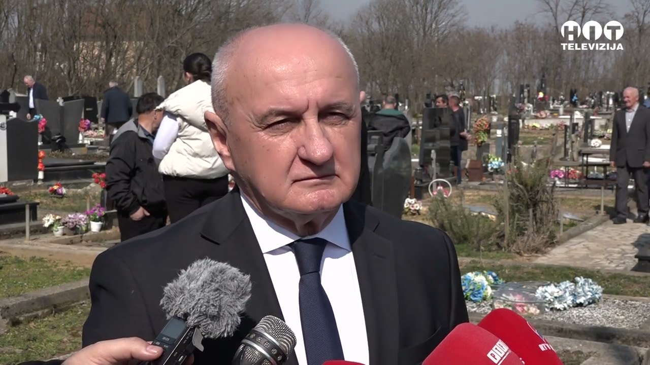 Brcko - Parastos za 13 boraca iz Grbavice ubijenih  prije 32 godine - Hit Televizija Brcko