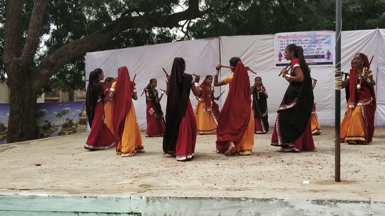 Hey ranglo jamyo kalindadi ne ghat. M D Parivar Pun