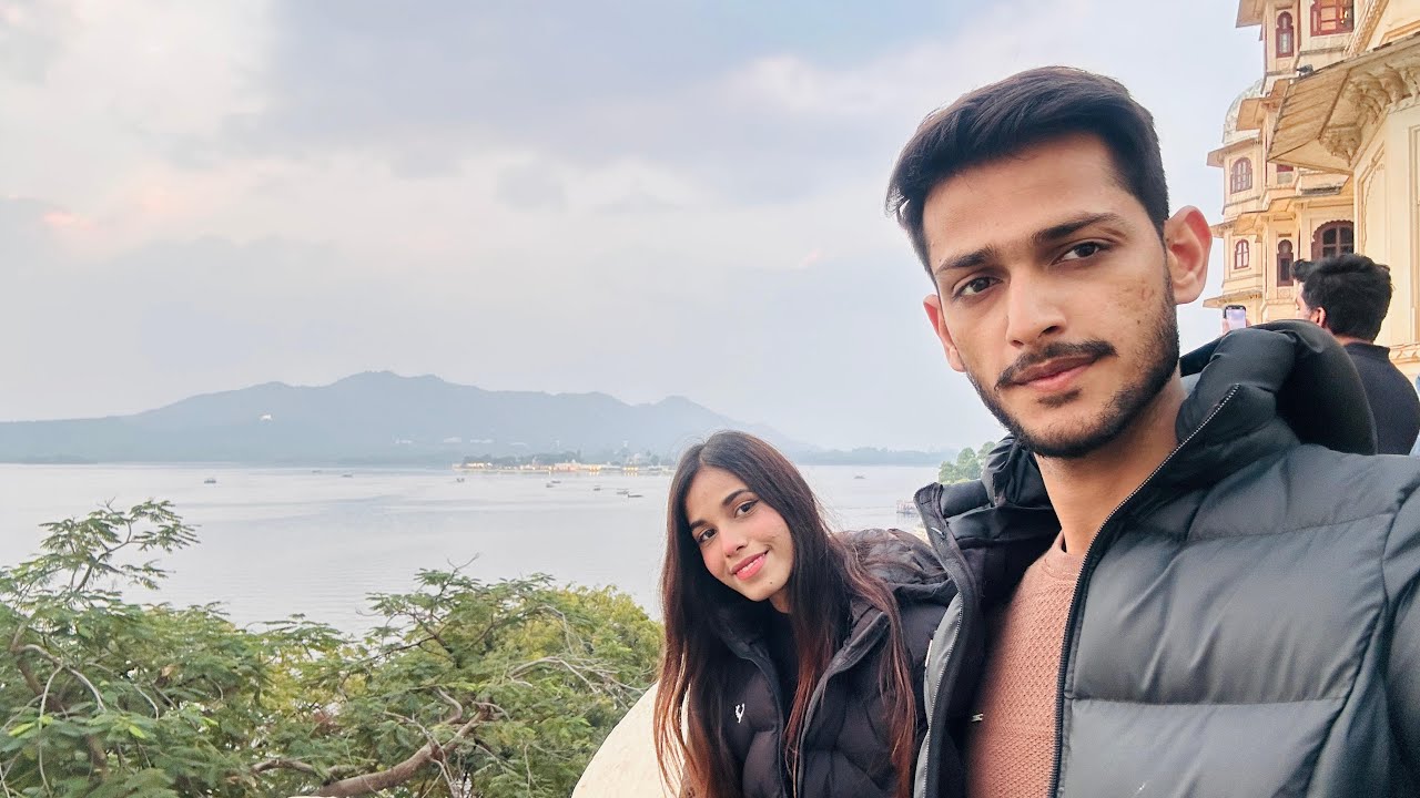 I’m exploring the heart of Rajasthan—Jaipur! From the luxury of the Hawa Mahal Shaandar har nazar me