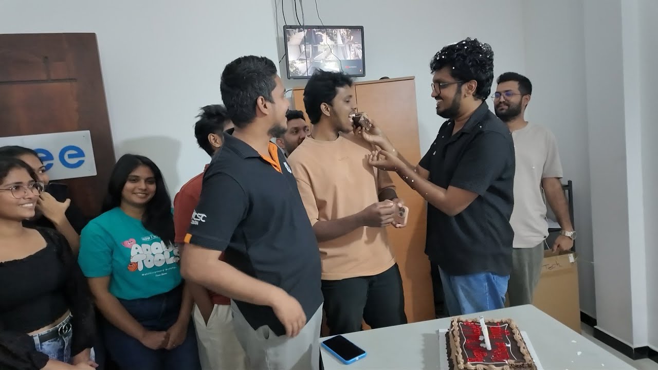Day 381 : අදට මට 33යි !