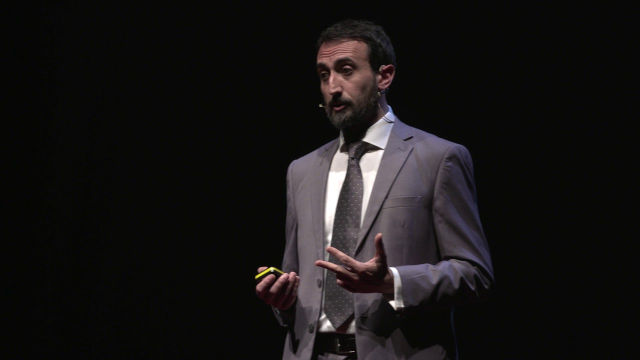 FAKE NEWS FRA PASSATO E FUTURO | Carlo Baja Guarienti | TEDxReggioEmilia